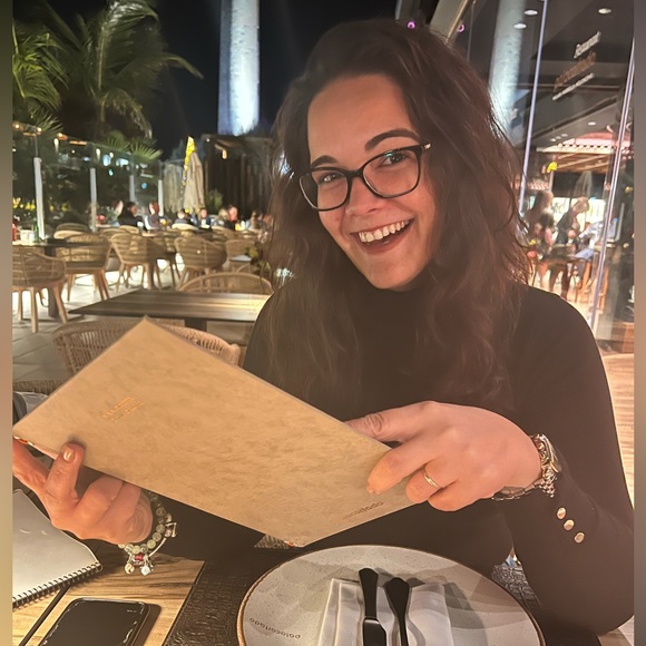 Meet your Posher, Mayelis - Picture 2 of 14